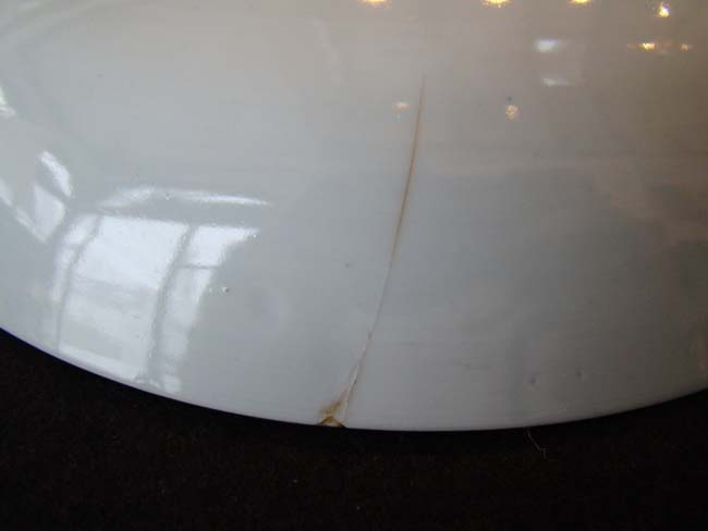 An antique 17th century Chinese blue and white porcelain plate circa 1661-1722 — image 3